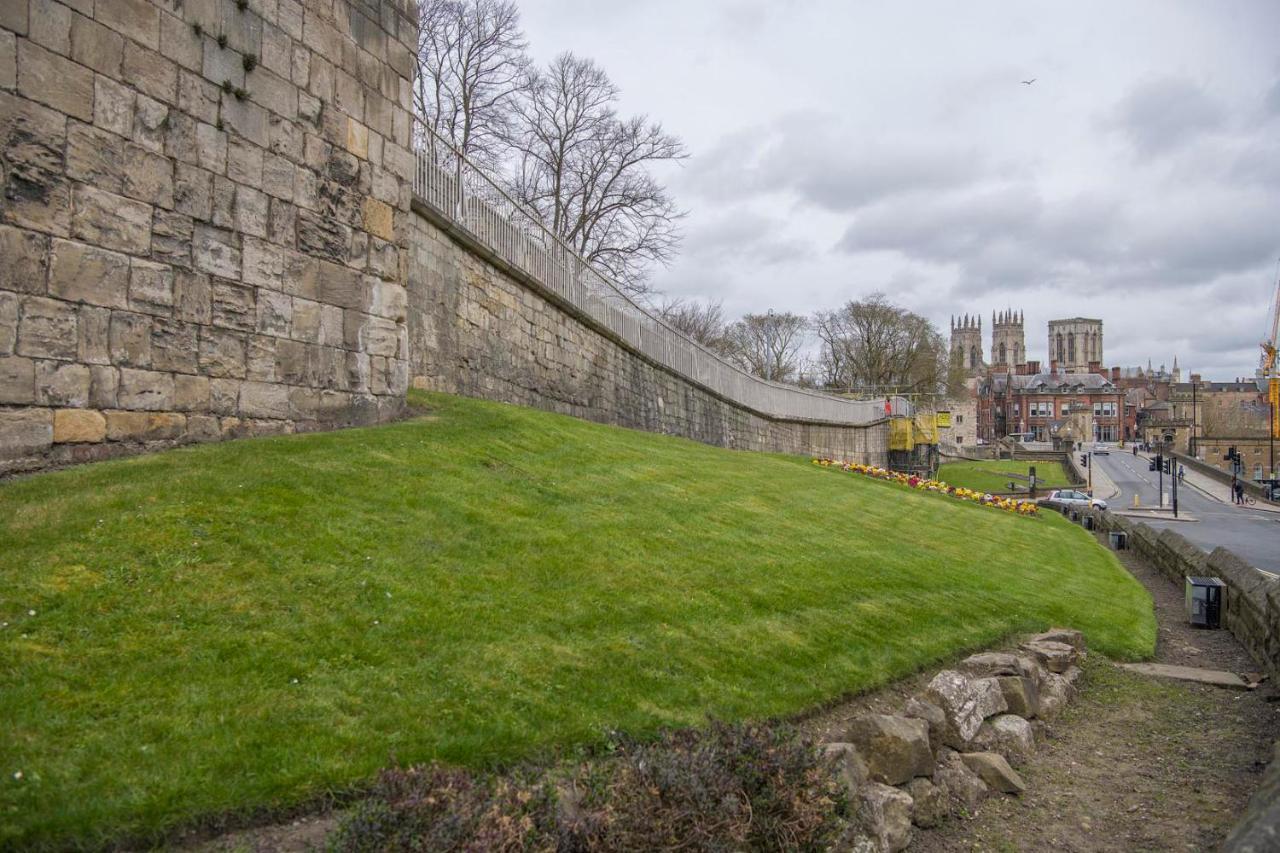 St Helen'S House With Minster Views York Exterior foto
