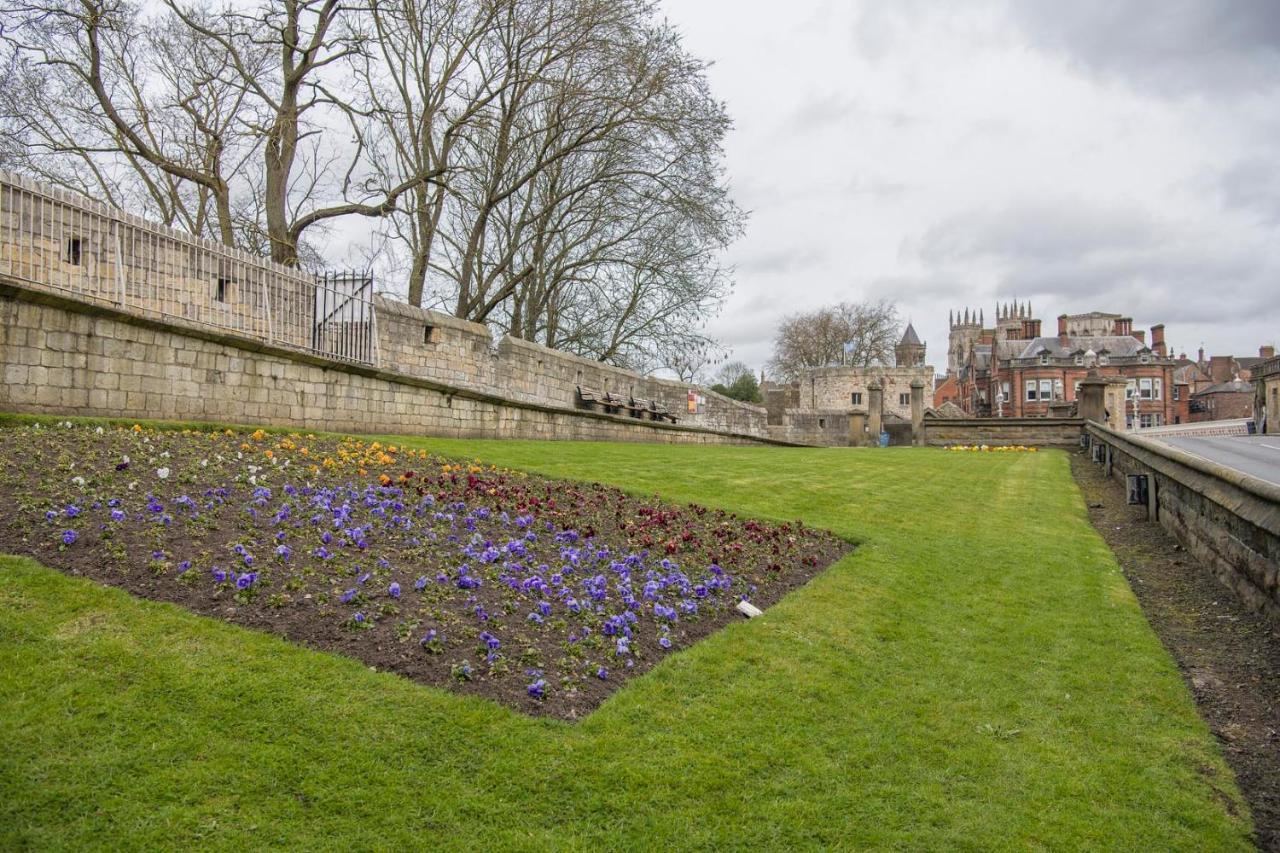 St Helen'S House With Minster Views York Exterior foto